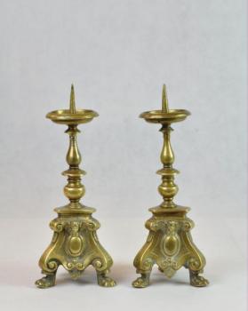 Zwei Kerzenhalter - Bronze, Messing - 1650